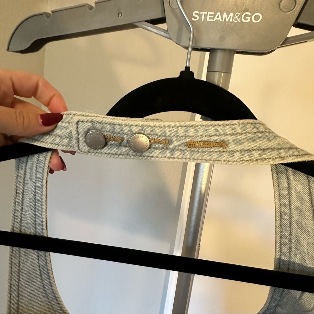 Universal Thread Light Wash Denim Halter - Med - Picture 6 of 7